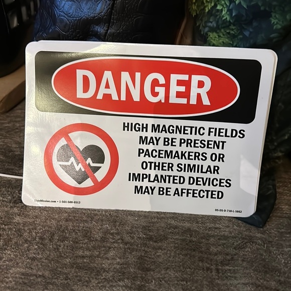 Danger sign - Picture 1 of 2